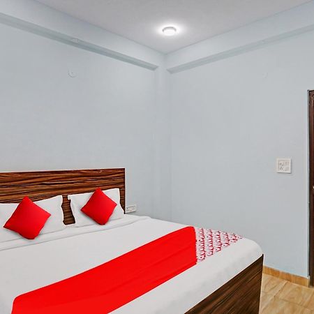 Hotel O Surya Gold Guest House Najafgarh Екстер'єр фото