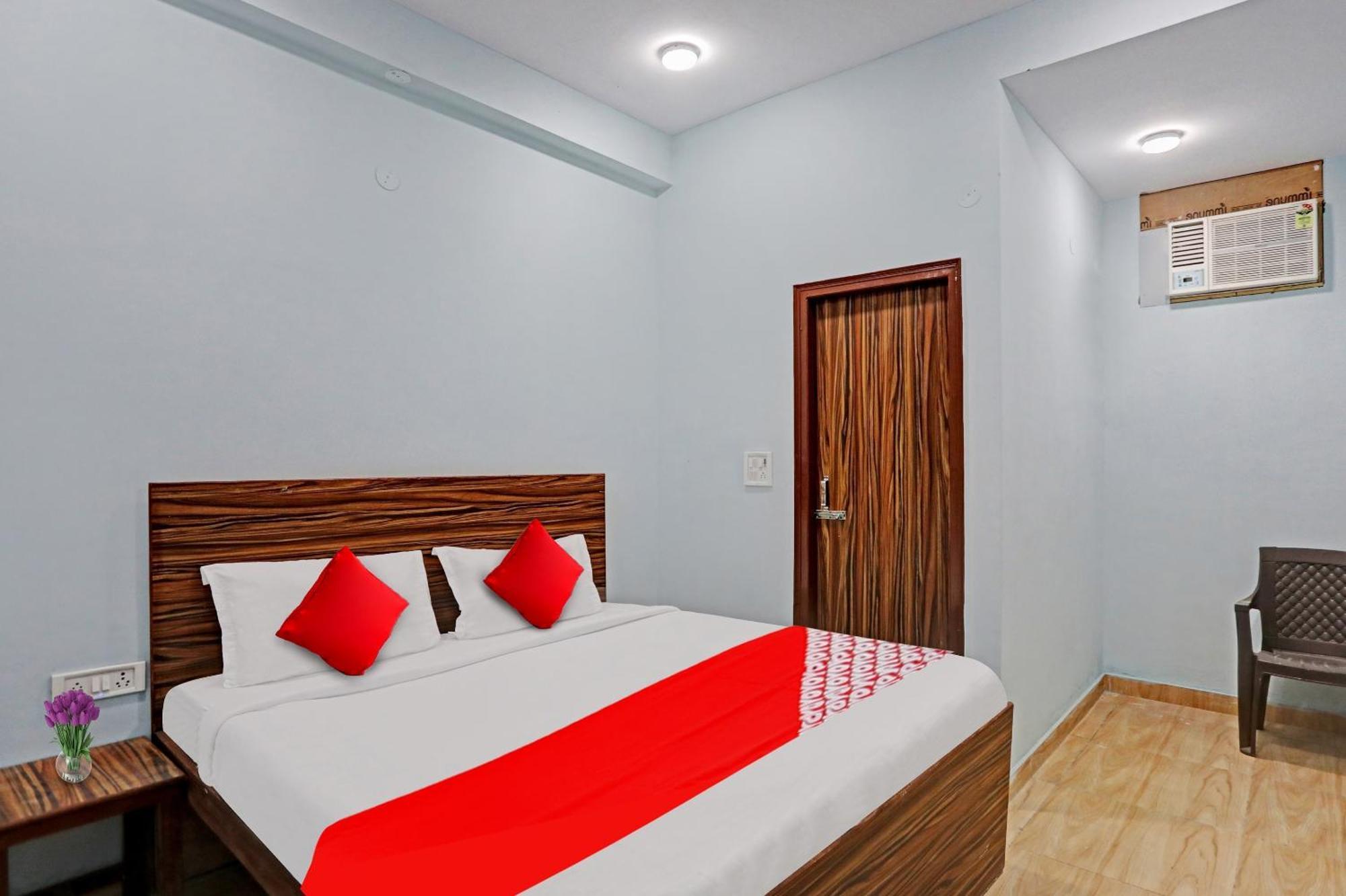 Hotel O Surya Gold Guest House Najafgarh Екстер'єр фото