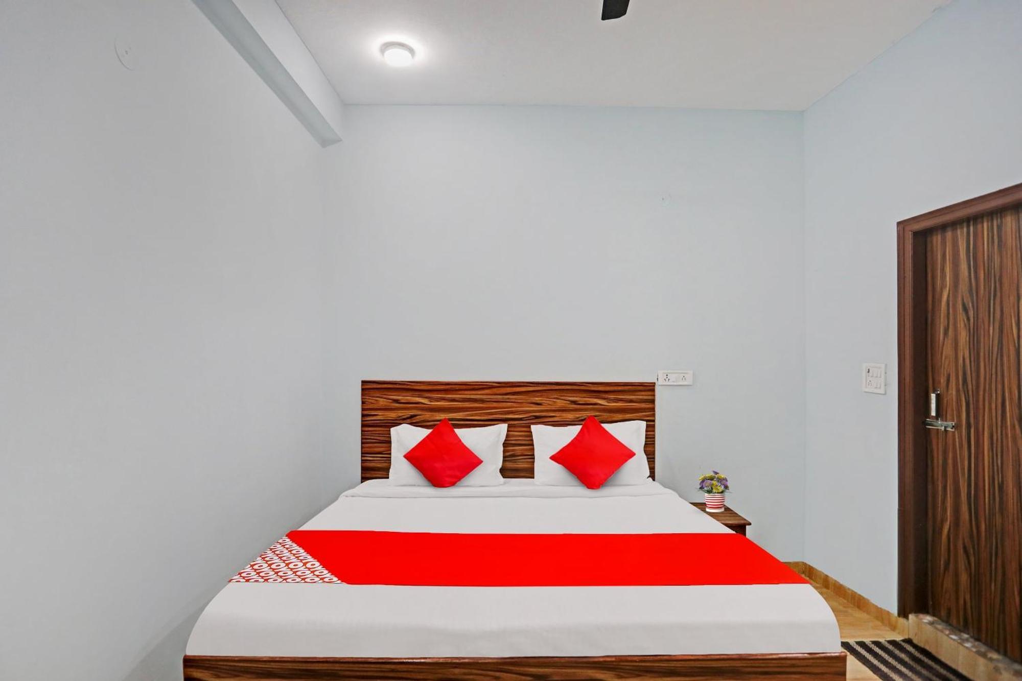 Hotel O Surya Gold Guest House Najafgarh Екстер'єр фото