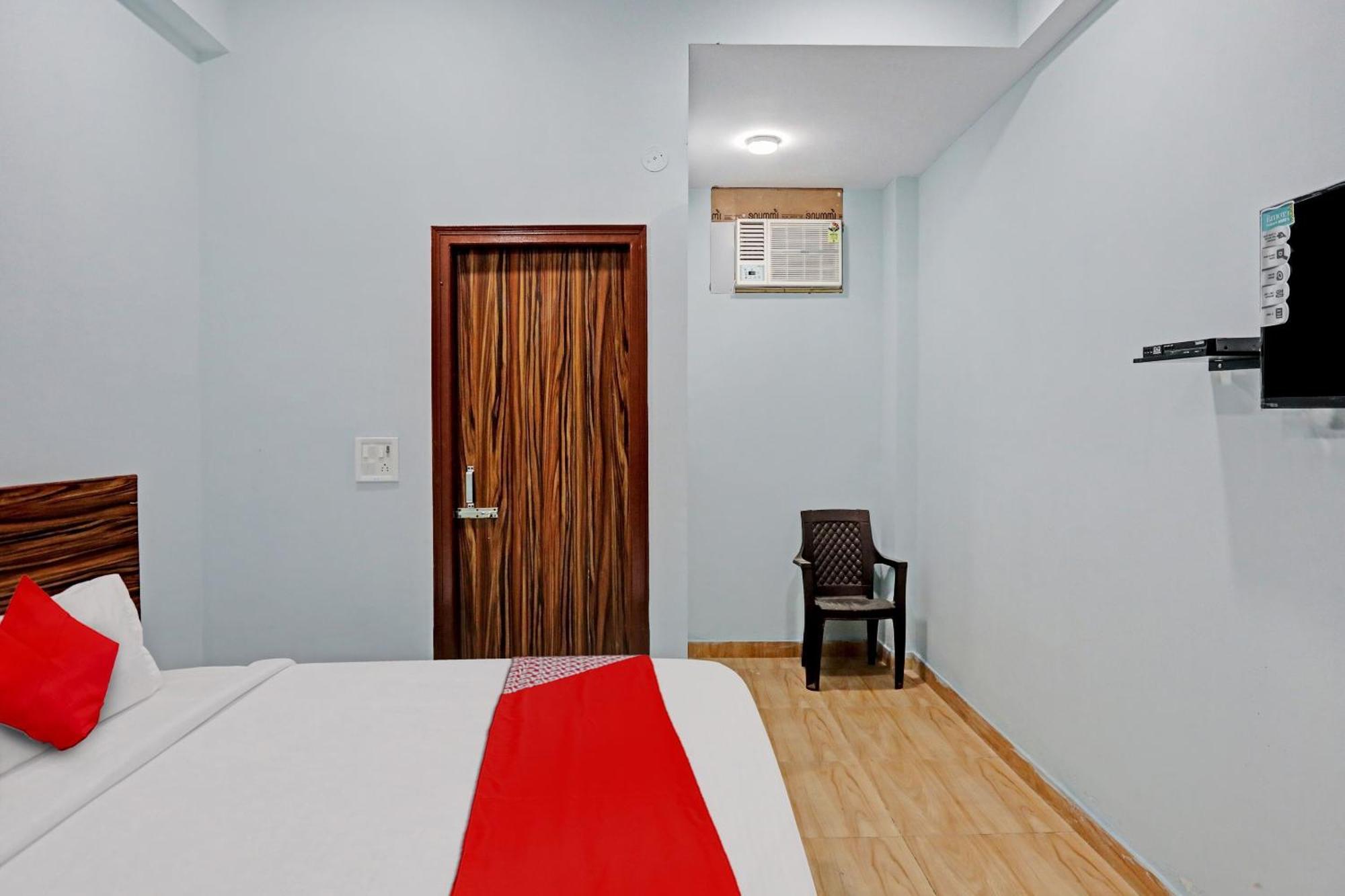 Hotel O Surya Gold Guest House Najafgarh Екстер'єр фото