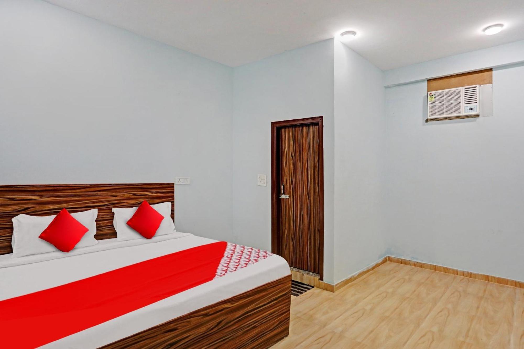 Hotel O Surya Gold Guest House Najafgarh Екстер'єр фото